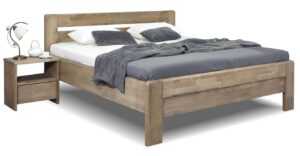 Zvýšená postel dvoulůžko z masivu Primátor