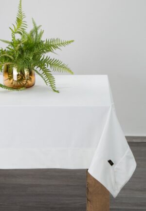 ArtFir Ubrus VELVET | bílá 145 x 220 cm